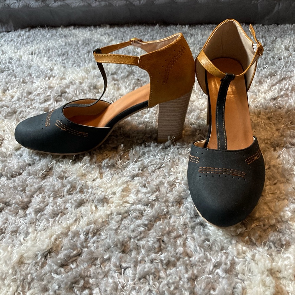 Dress shoes - Picture 3 of 5